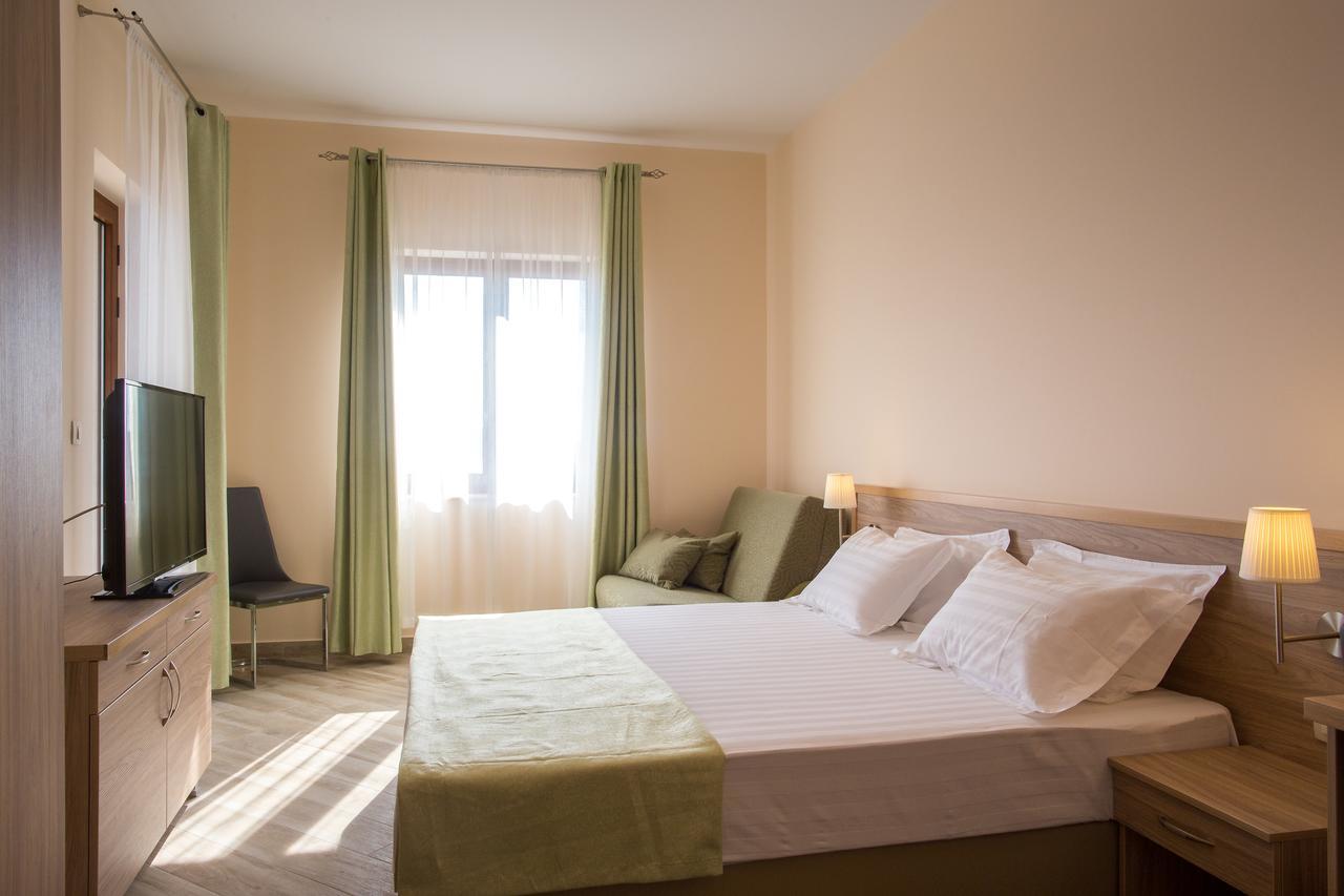 Hotel Belvedere Becici 4*