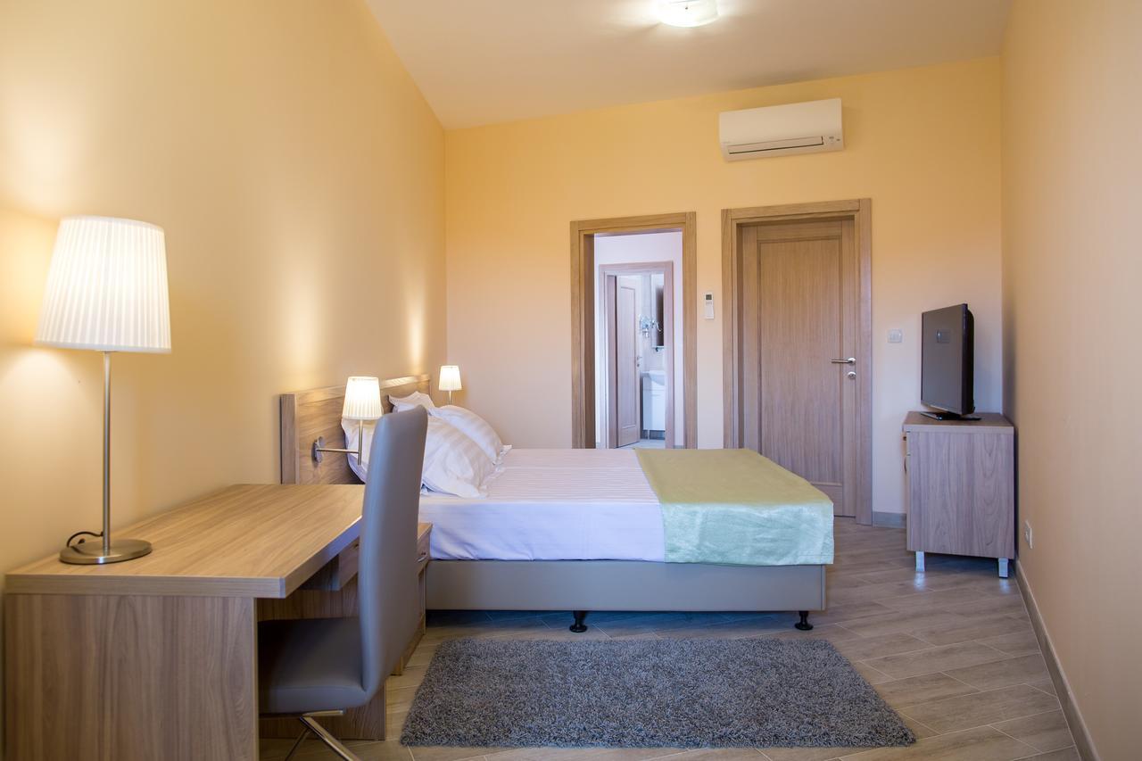 Hotel Belvedere Becici 4*